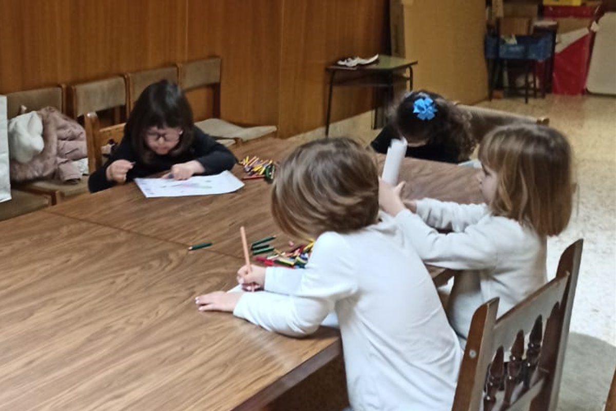 Alumnado durante el servicio del Aula de Mañaneros